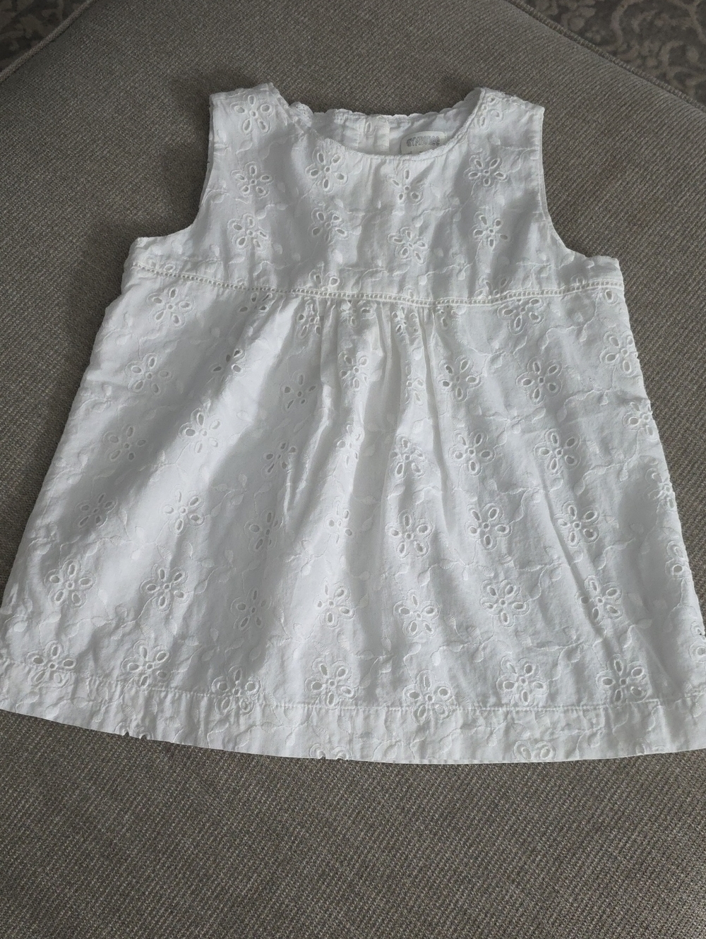 Gymboree White Eyelet Tunic Shirt (M) 7/8
